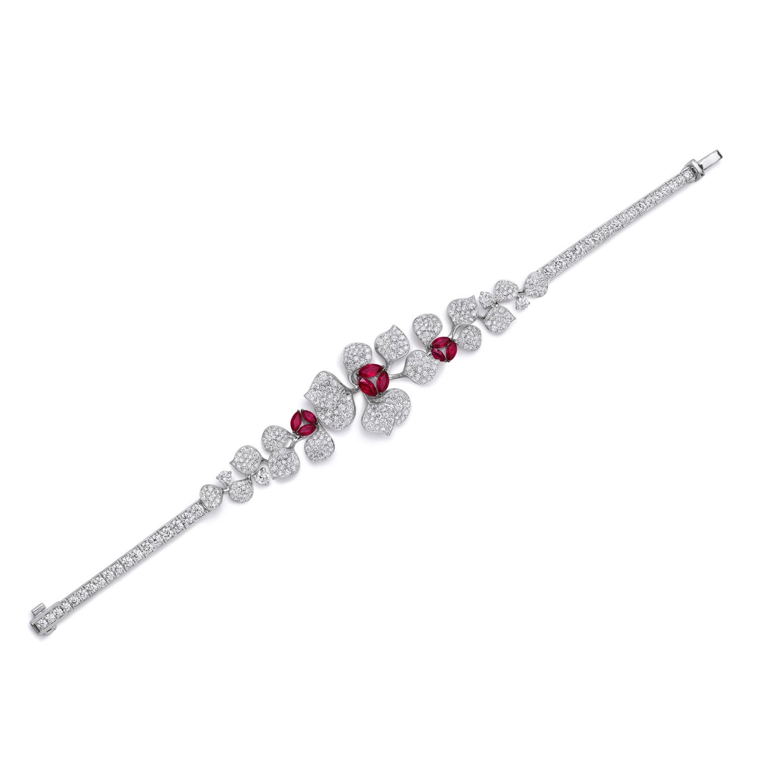 ルビーのブレスレット