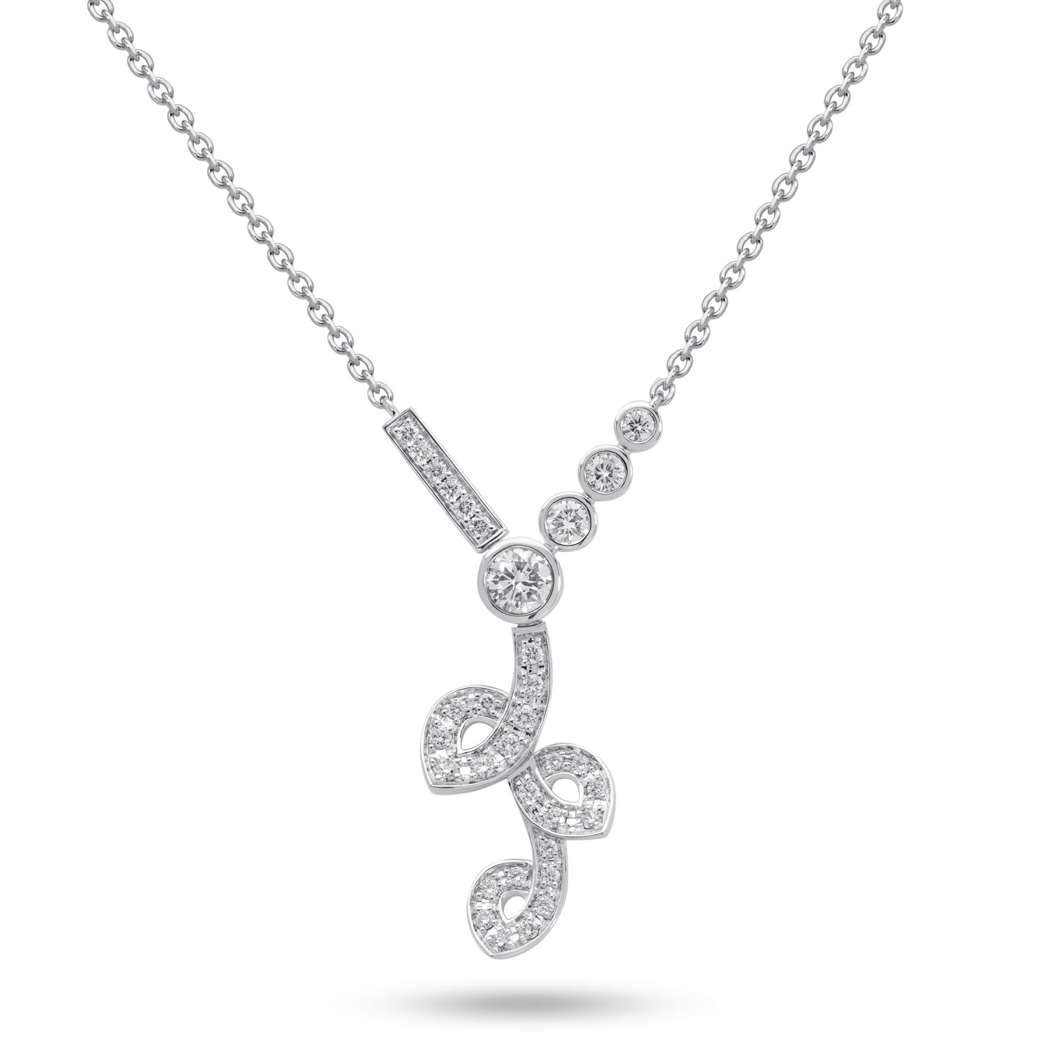 Necklace with round diamonds