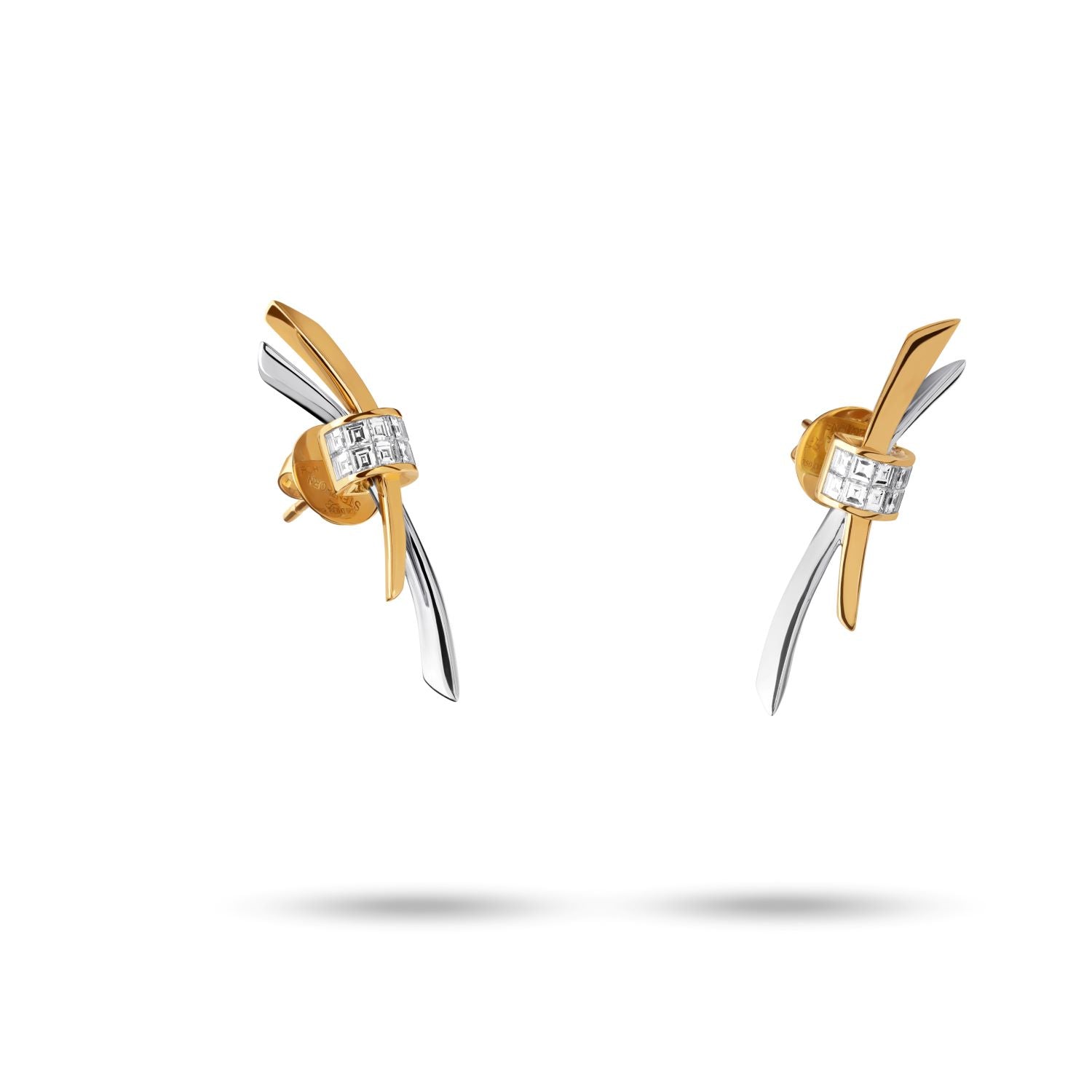 أقراط ألماس ثنائية اللون