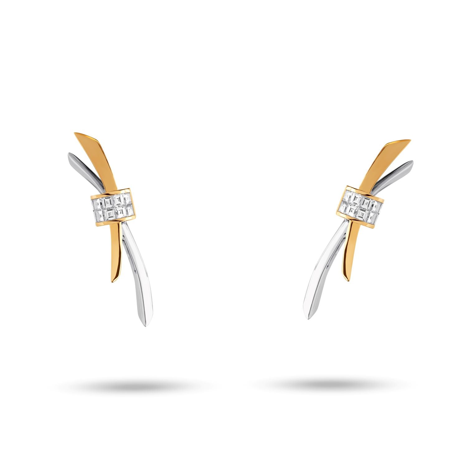 أقراط ألماس ثنائية اللون