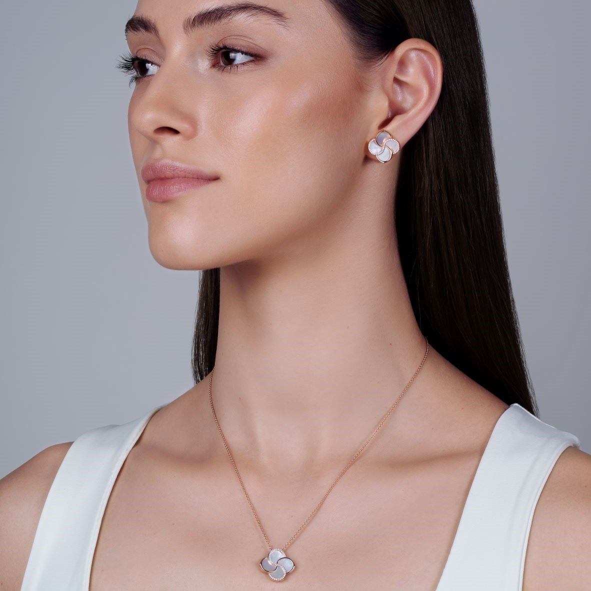 Necklace with Mother Of Pearl