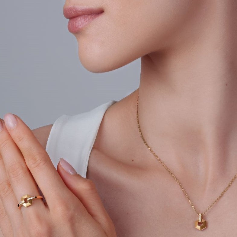 エナメルとダイヤモンドのスモールハニカムリング