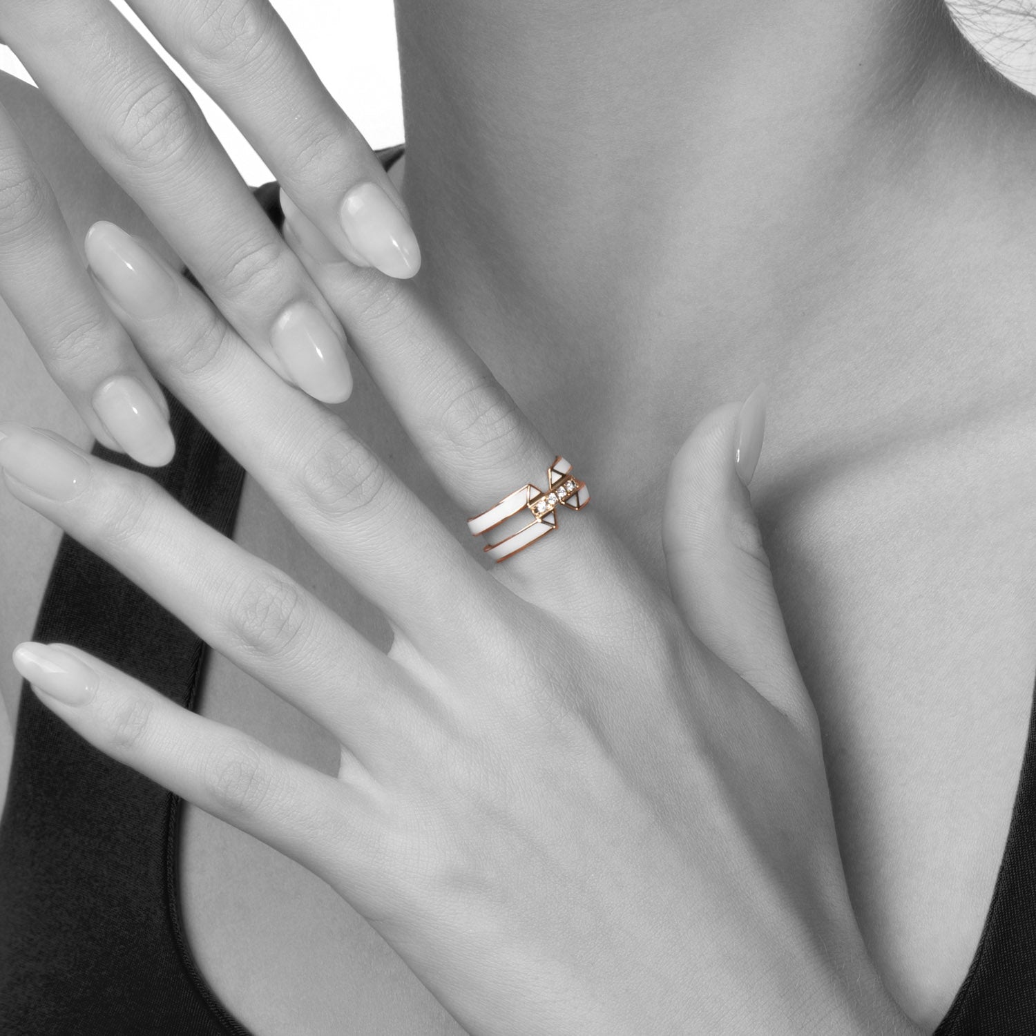 エナメルとダイヤモンドのリング