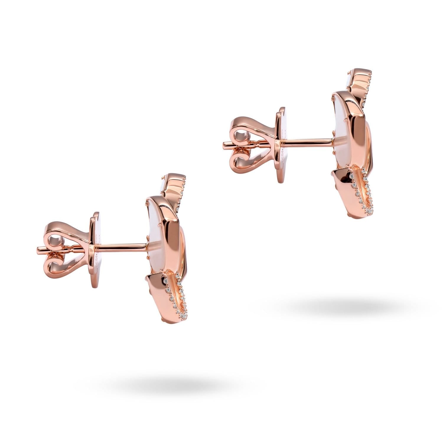 أقراط من عرق اللؤلؤ