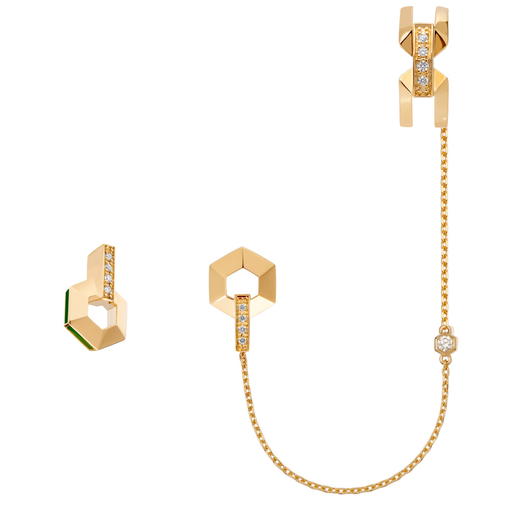 أقراط صغيرة مع أقراط مرصعة بالألماس