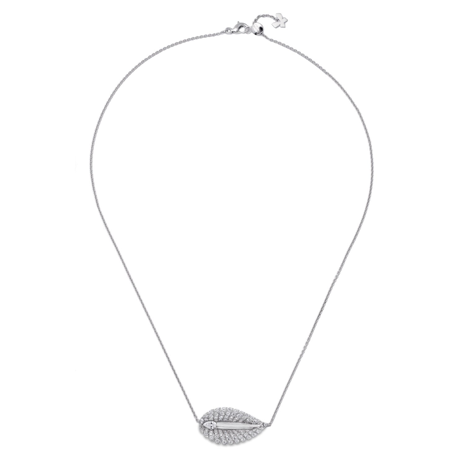 Necklace with moving Diamond
