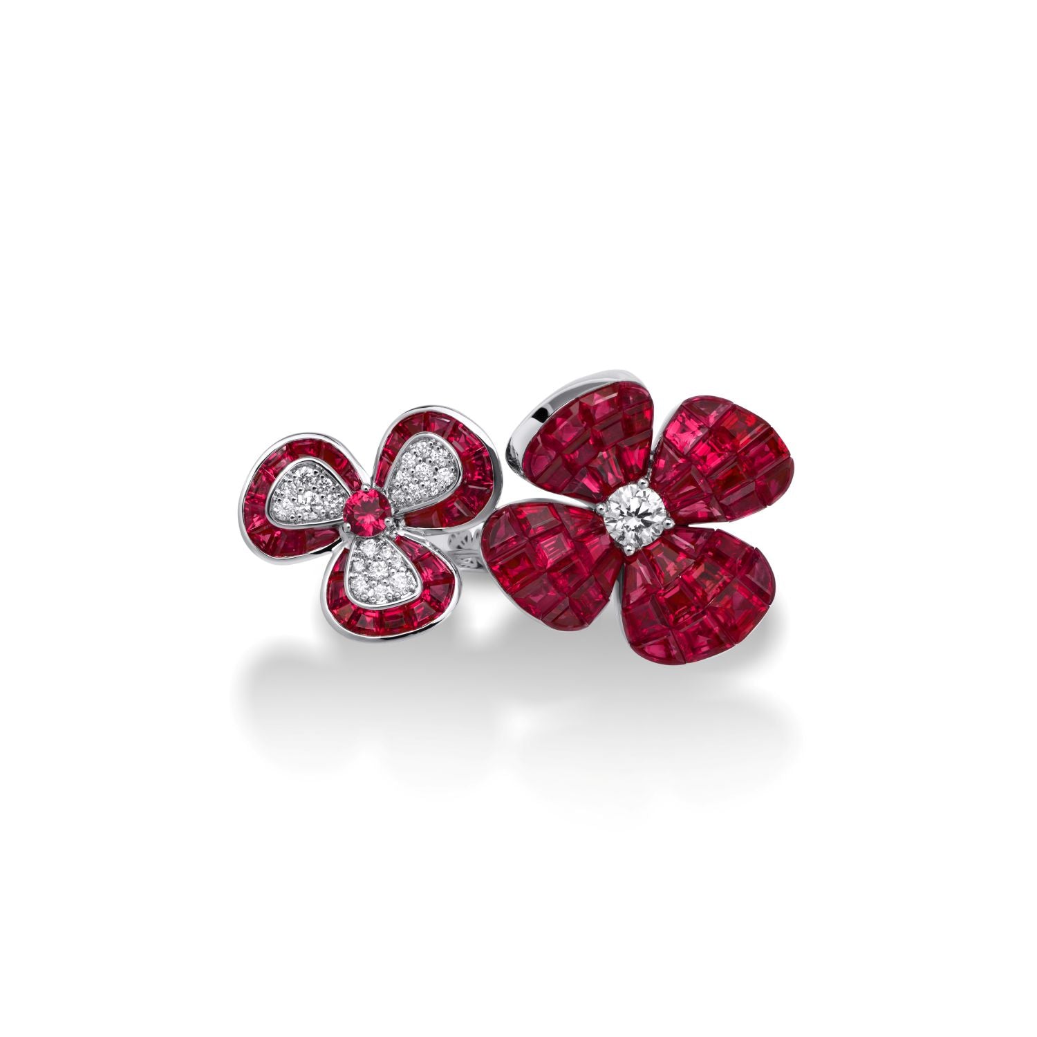 Blumen Ring mit Rubinen