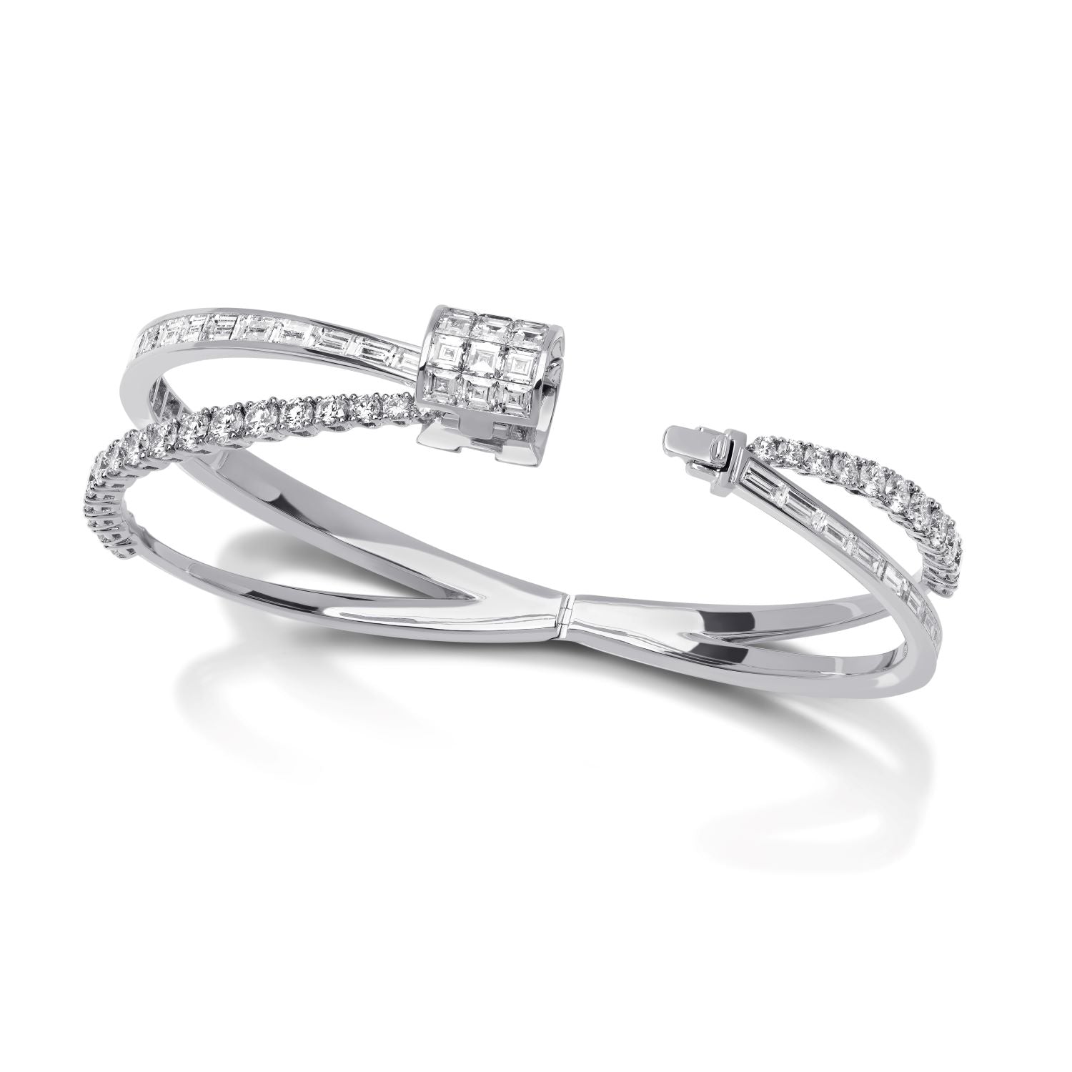 HOLD ON TIGHT High Jewellery Bangle