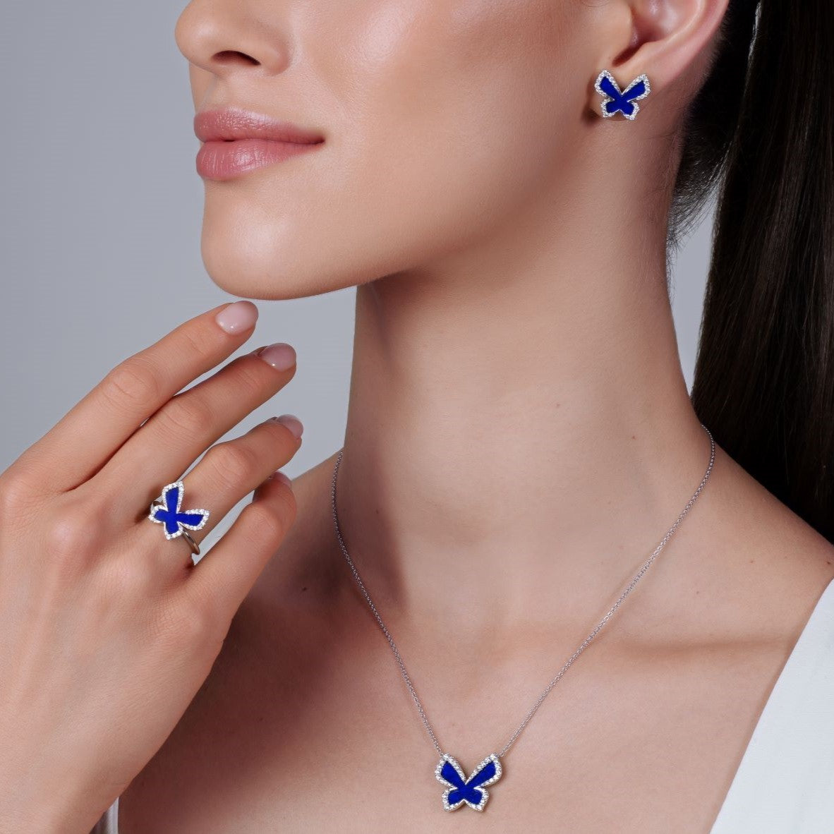 PICCOLE SONATE Butterfly Necklace with Lapis Lazuli
