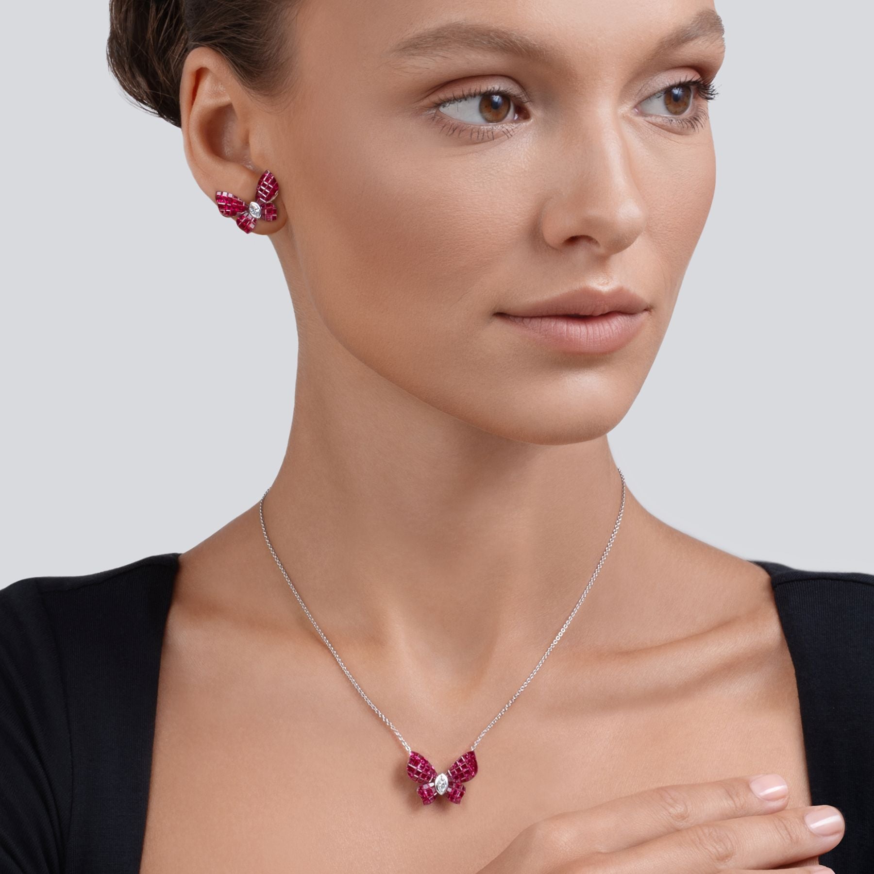 Earrings with rubies