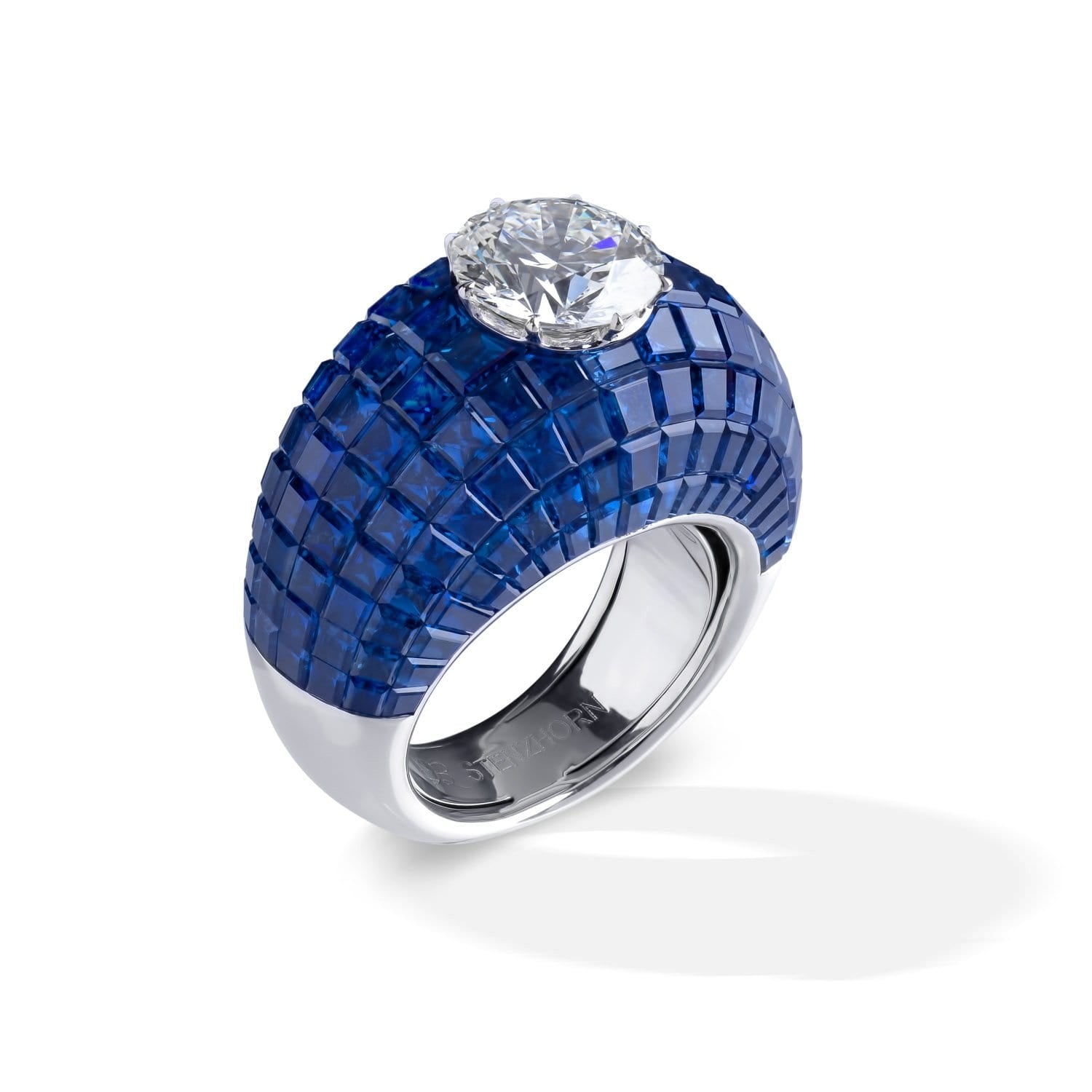 MOSAIC CLASSICAL "VELLUTO" Sapphire Dome Ring with Round Diamond Center