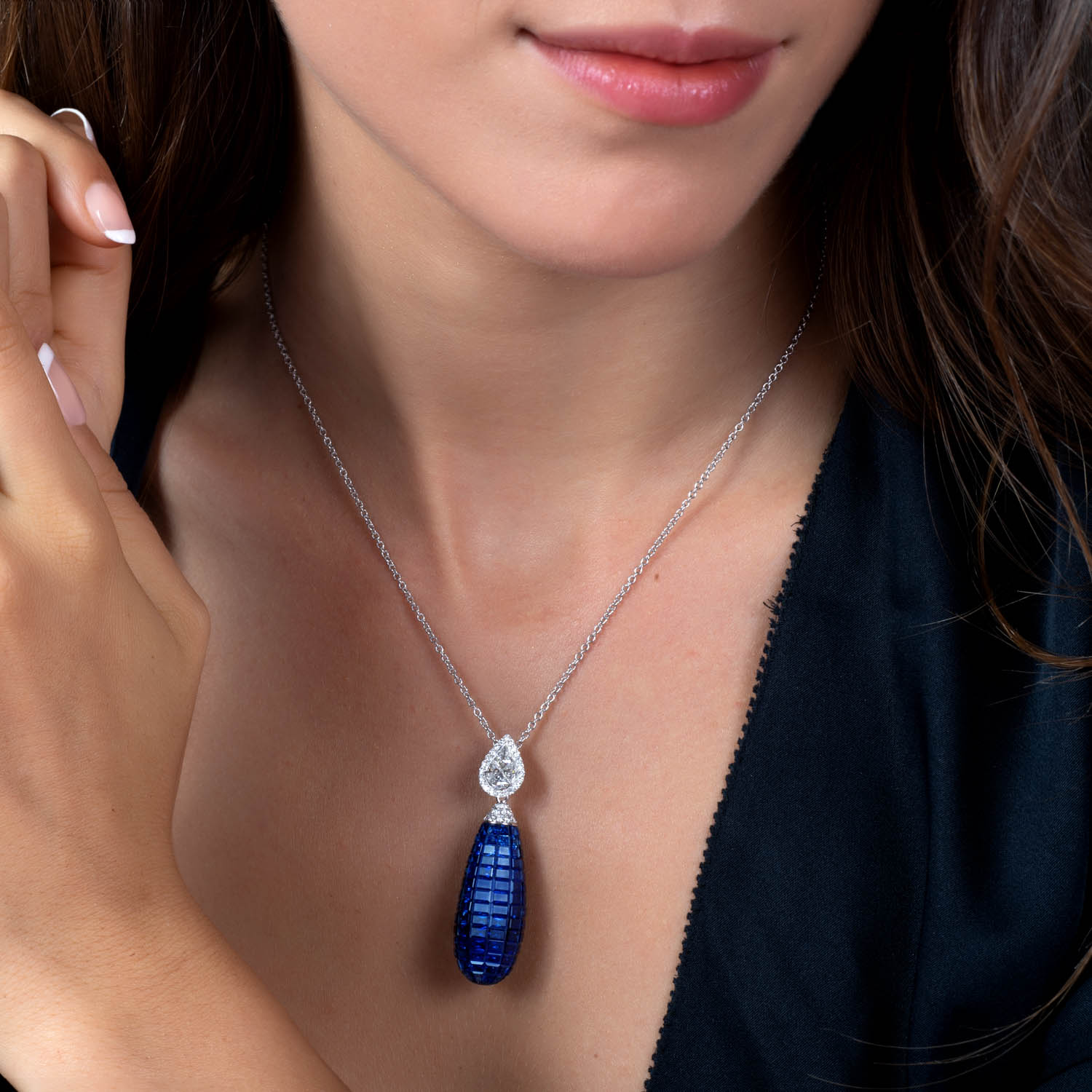 MOSAIC CLASSICAL Sapphire Long Drop Pendant